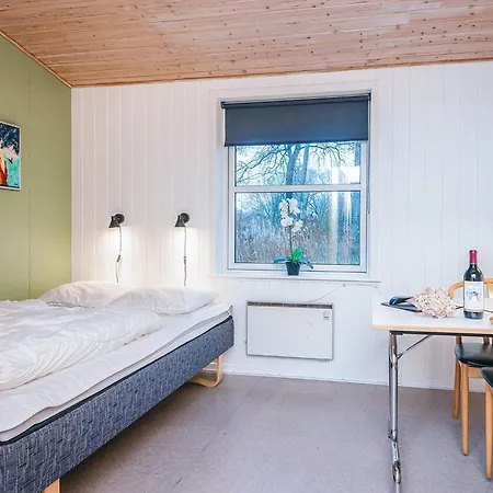 For 2 Guests, Дом отдыха