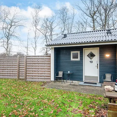 For 2 Guests, Дом отдыха