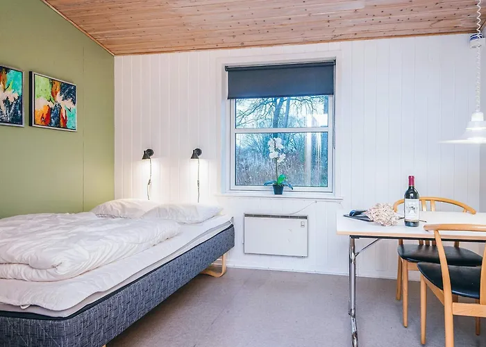 For 2 Guests, Дом отдыха