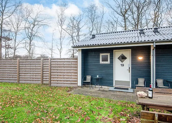 For 2 Guests, Дом отдыха